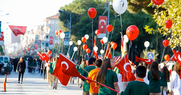 Hauptveranstaltungen in Alanya zu Ehren des 100. Jahrestages der Republik