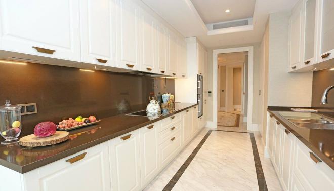 5+1 Apartment mit Meerblick in Istanbul