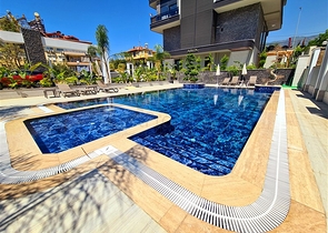 Der im Bau befindliche Komplex im Bezirk Oba