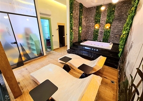 Der im Bau befindliche Komplex im Bezirk Oba