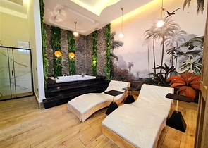 Der im Bau befindliche Komplex im Bezirk Oba