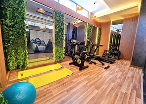 Der im Bau befindliche Komplex im Bezirk Oba