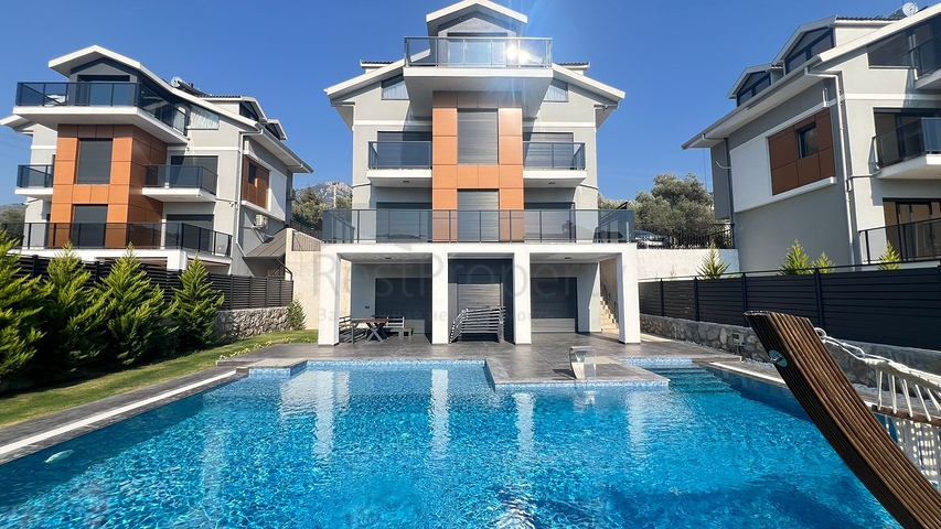 4+1-Villa in einer günstig gelegenen Gegend von Fethiye