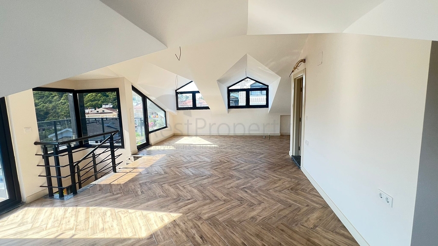 4+1-Villa in einer günstig gelegenen Gegend von Fethiye