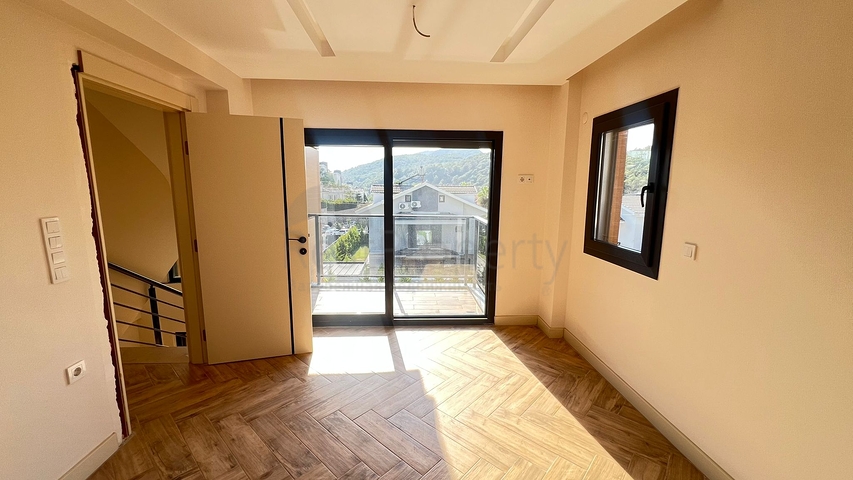 4+1-Villa in einer günstig gelegenen Gegend von Fethiye