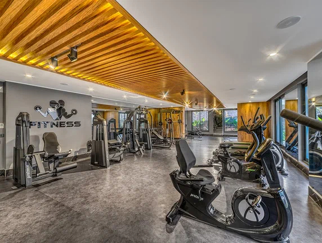 Neues Luxusprojekt mit überdachten Parkplätzen im Stadtteil Tosmur