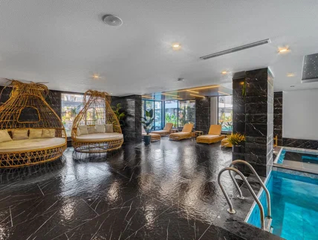 Neues Luxusprojekt mit überdachten Parkplätzen im Stadtteil Tosmur