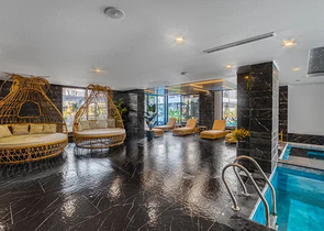 Neues Luxusprojekt mit überdachten Parkplätzen im Stadtteil Tosmur