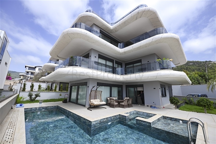 Villa in einzigartiger Lage im Herzen von Alanya