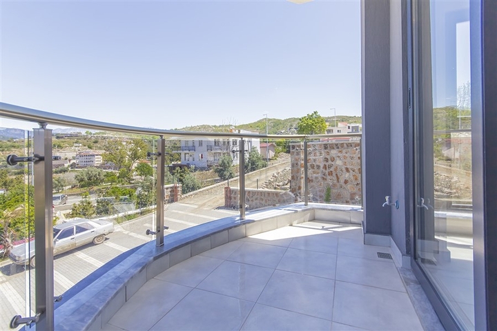 1+1 in einem Business Class Komplex im Stadtteil Demirtas 