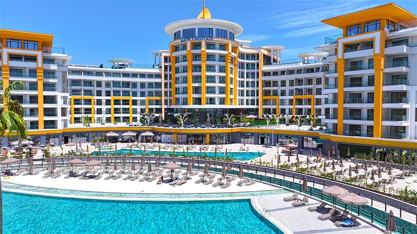 1+1 Wohnung in einem großen Komplex im Stadtteil Türker