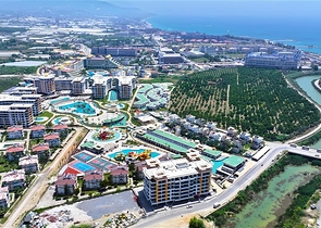 1+1 Wohnung in einem großen Komplex im Stadtteil Türker