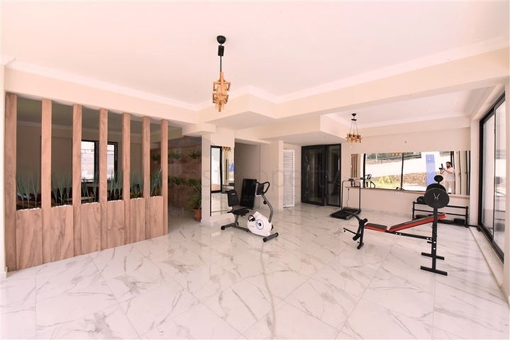 1+1 Wohnung in einem attraktiven Komplex im Stadtteil Tosmur 