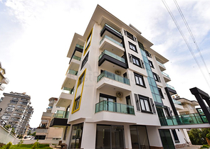 1+1 Wohnung in einem attraktiven Komplex im Stadtteil Tosmur 