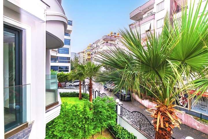 Wohnung in einem Premium-Komplex in der ersten Zeile 