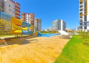 1+1 Wohnung im neuen Komlpex im Stadtteil Mahmutlar 