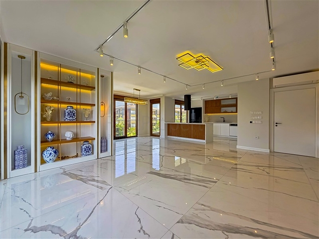 Exklusive 4+1-Wohnung in einem einzigartigen Komplex im Zentrum von Alanya