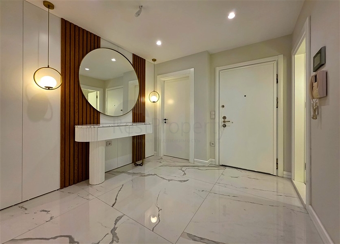 Exklusive 4+1-Wohnung in einem einzigartigen Komplex im Zentrum von Alanya