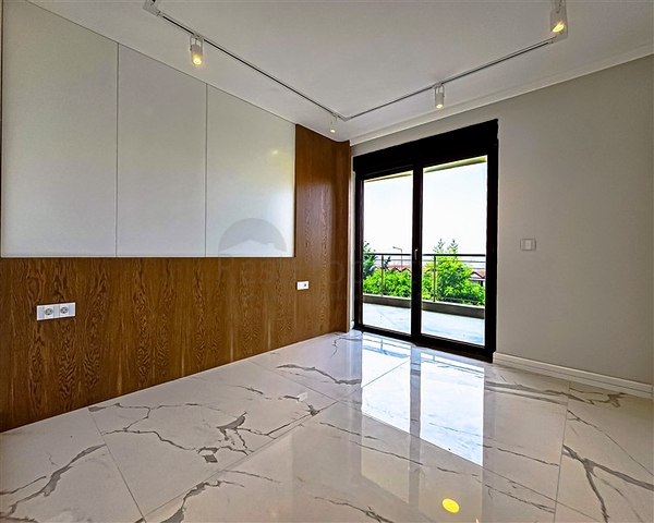 Exklusive 4+1-Wohnung in einem einzigartigen Komplex im Zentrum von Alanya