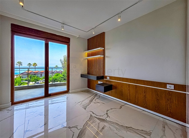 Exklusive 4+1-Wohnung in einem einzigartigen Komplex im Zentrum von Alanya