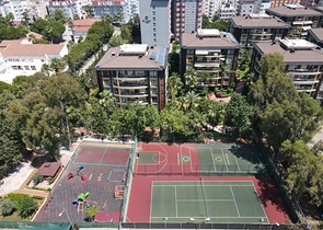 Exklusive 4+1-Wohnung in einem einzigartigen Komplex im Zentrum von Alanya