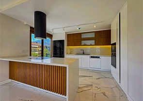 Exklusive 4+1-Wohnung in einem einzigartigen Komplex im Zentrum von Alanya