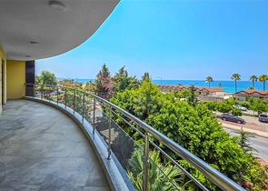 Exklusive 4+1-Wohnung in einem einzigartigen Komplex im Zentrum von Alanya