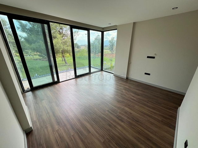 4+1-Villa in der Region Doshemealty - Antalya 