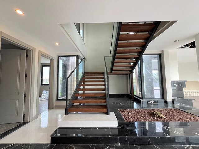 4+1-Villa in der Region Doshemealty - Antalya 