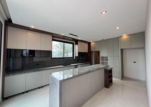 4+1-Villa in der Region Doshemealty - Antalya 