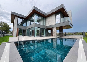 4+1-Villa in der Region Doshemealty - Antalya 