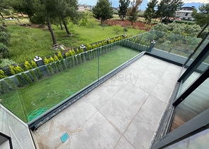 4+1-Villa in der Region Doshemealty - Antalya 