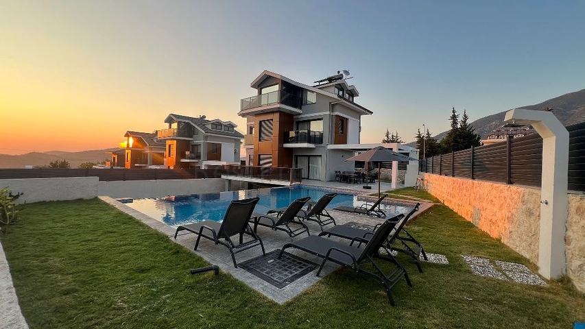 Villa mit 5+1 Grundriss in Fethiye - Antalya 