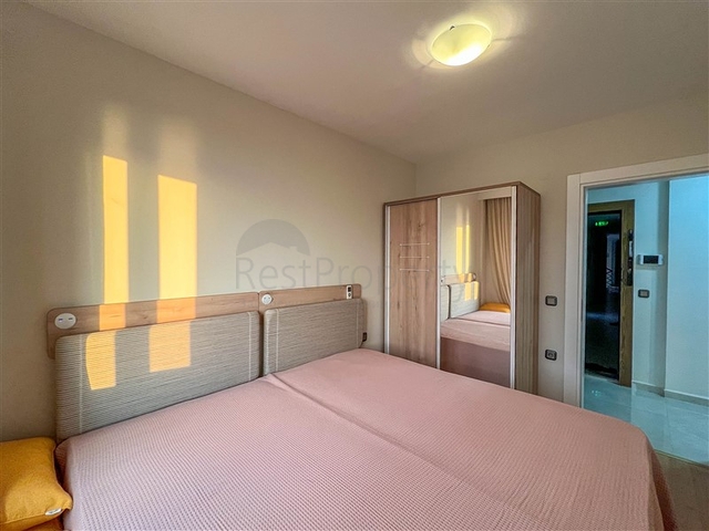 View Apartment 2+1 in einem Komplex in der ersten Zeile 