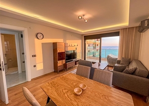 View Apartment 2+1 in einem Komplex in der ersten Zeile 