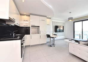 Zweizimmerwohnung in einer Wohnanlage auf Cleopatra 