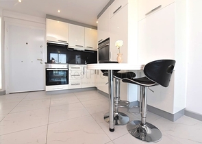 Zweizimmerwohnung in einer Wohnanlage auf Cleopatra 