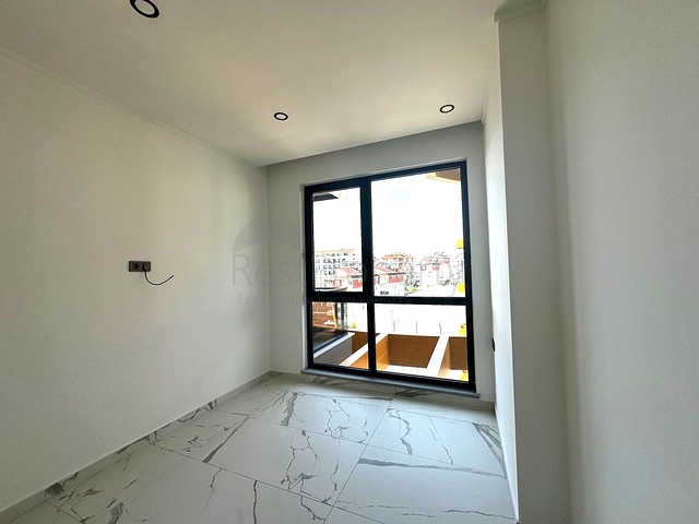 1+1-Wohnung in einem Luxus-Komplex in der Endphase des Baus