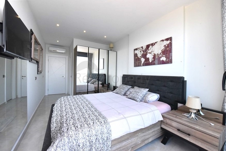 Dreizimmerwohnung mit Panoramablick auf das Meer