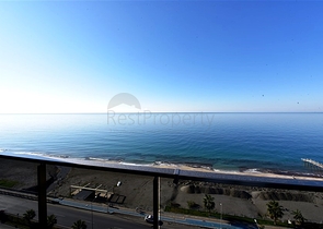 Dreizimmerwohnung mit Panoramablick auf das Meer