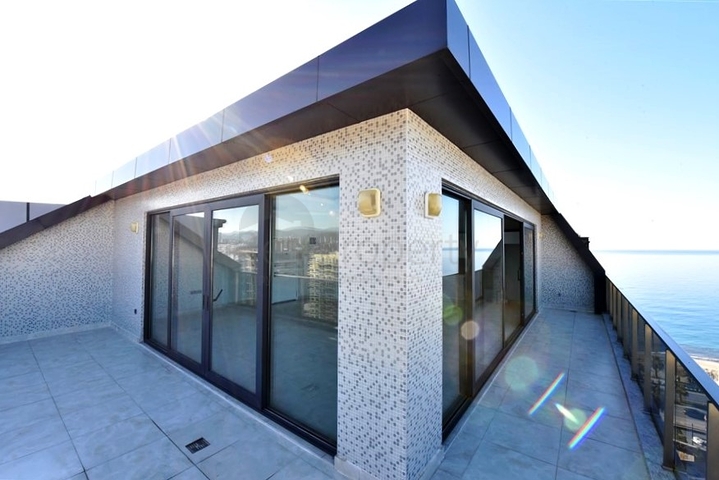 Riesige 3+1 Aussicht Wohnung an der ersten Küste