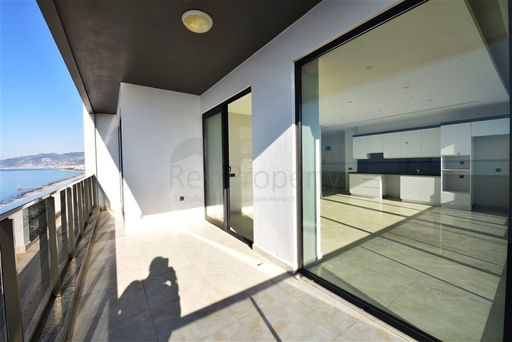 2+1 Wohnung mit Panoramablick auf das Meer im Stadtteil Mahmutlar