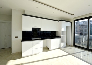 2+1 Wohnung mit Panoramablick auf das Meer im Stadtteil Mahmutlar