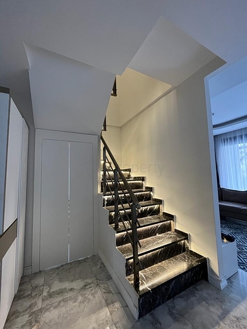 Zweistöckige 2+1-Maisonette im Bereich der beiden 