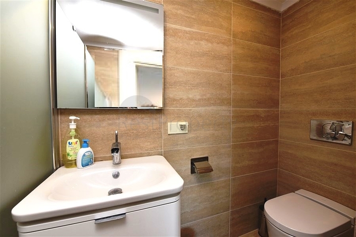 Geräumige Dreizimmerwohnung an der ersten Küste