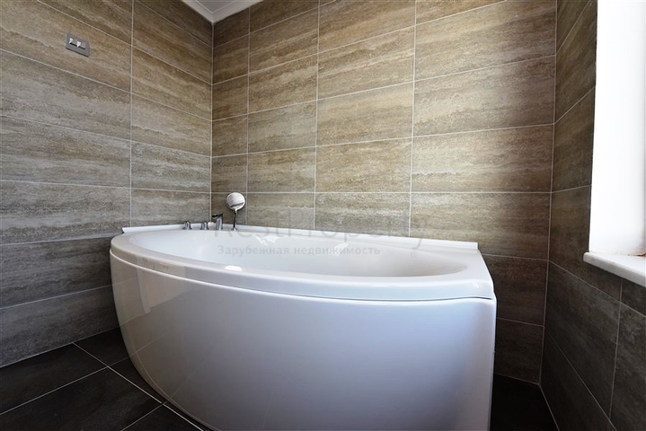 Geräumige Dreizimmerwohnung an der ersten Küste