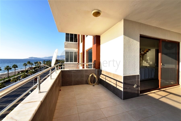 Geräumige Dreizimmerwohnung an der ersten Küste