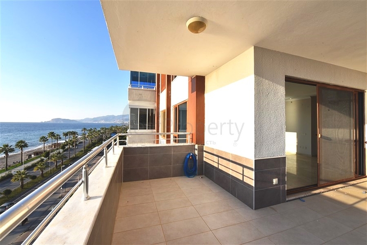 Geräumige Dreizimmerwohnung an der ersten Küste