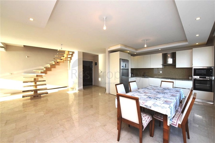 Geräumige Dreizimmerwohnung an der ersten Küste