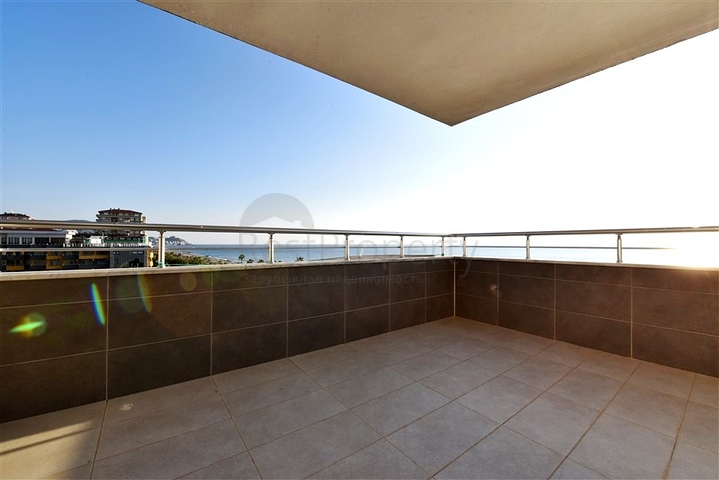 Geräumige Dreizimmerwohnung an der ersten Küste